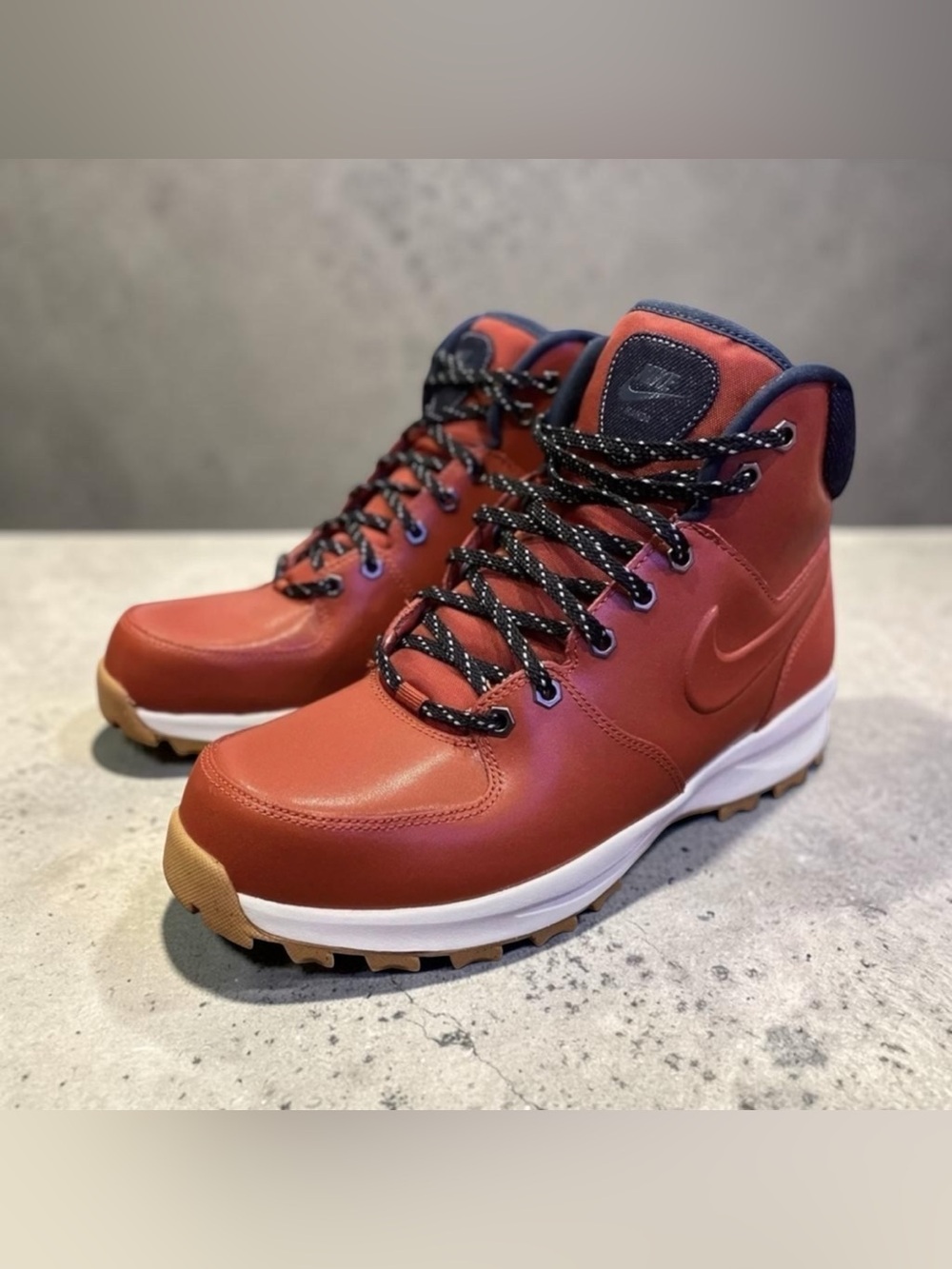Nike Manoa Leather SE Rugged Orange sz 11